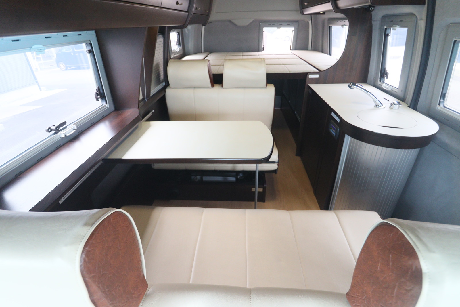 キャンピングカーバンコン