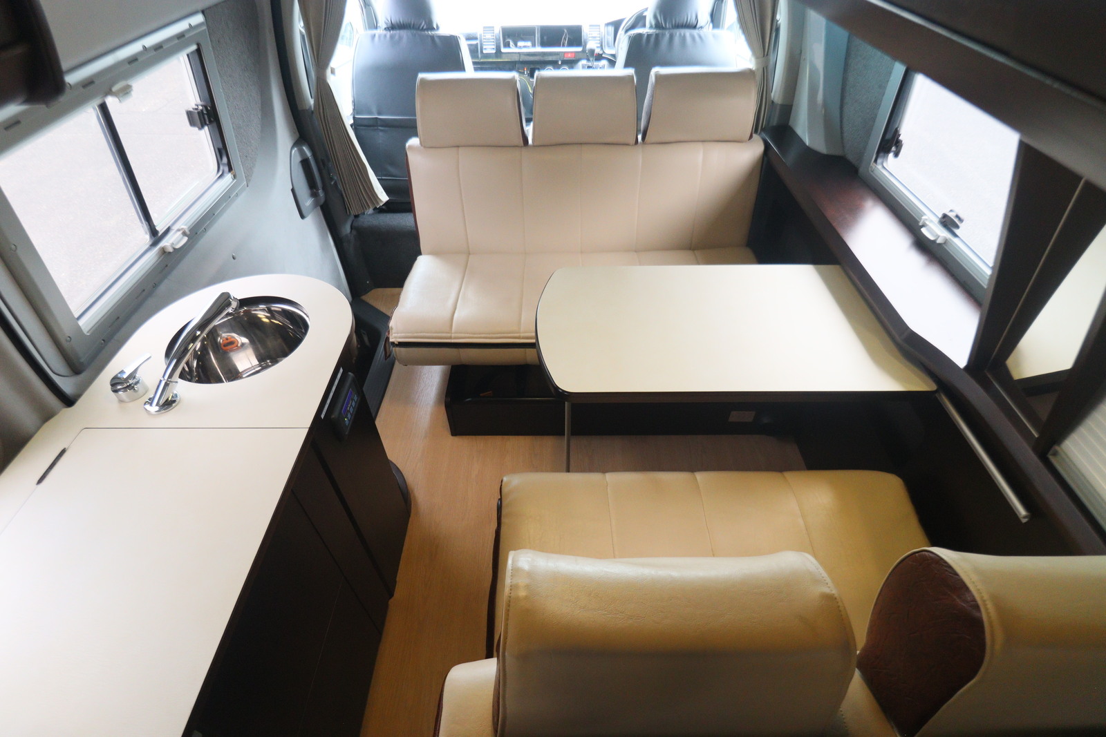 キャンピングカーバンコン