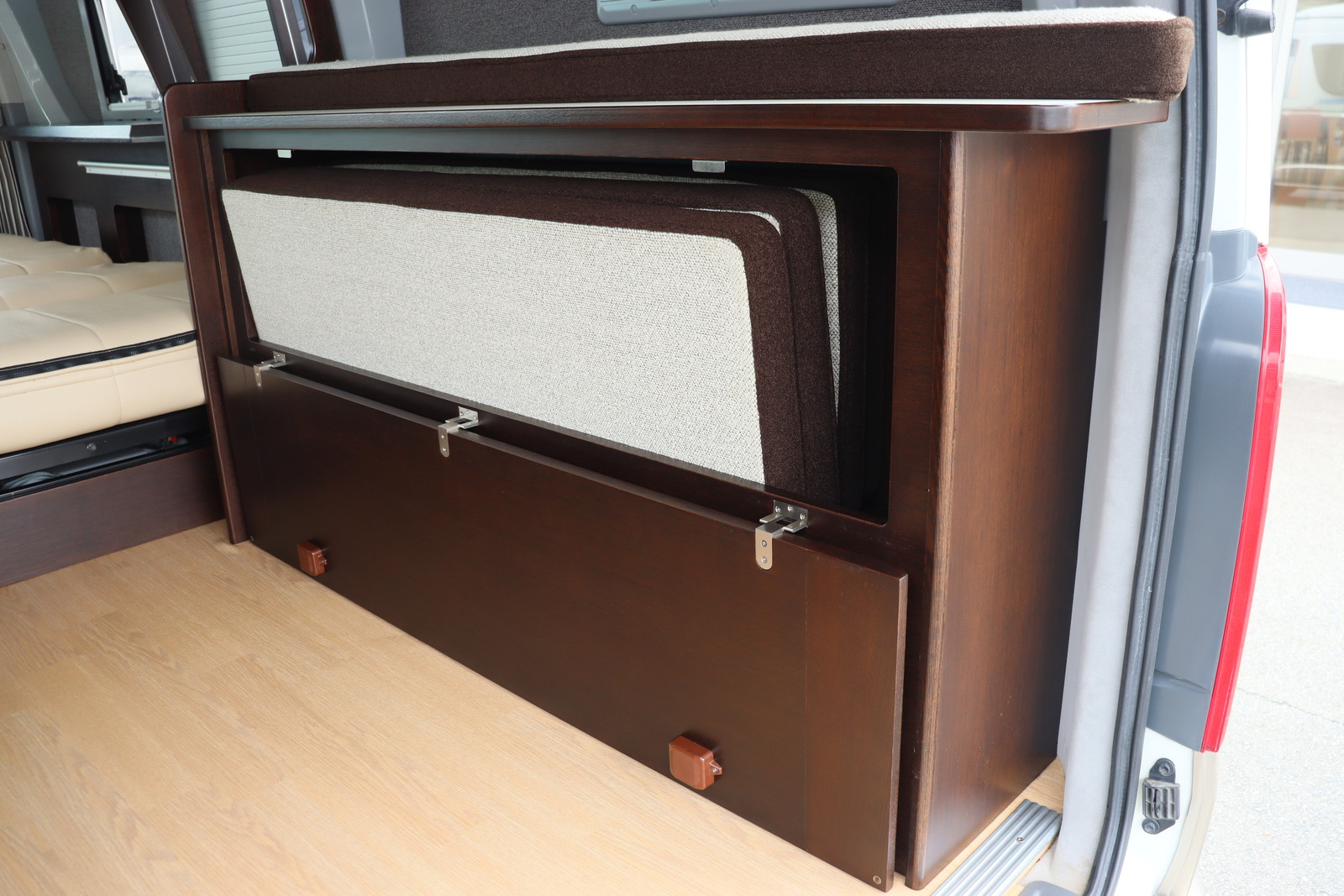 キャンピングカーバンコン