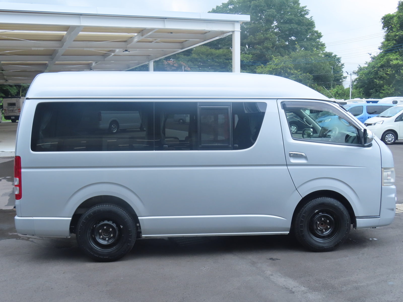 キャンピングカーバンコン