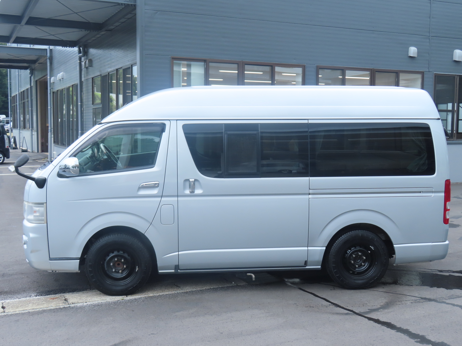 キャンピングカーバンコン