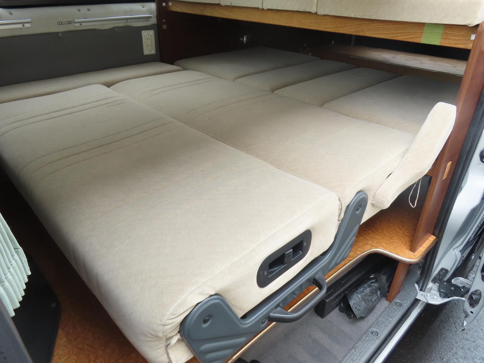 キャンピングカーバンコン