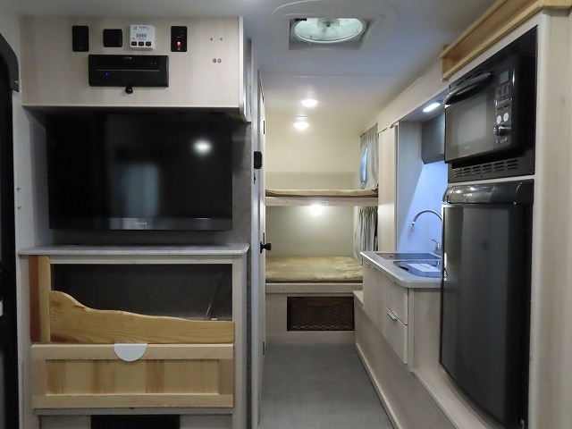 キャンピングカートレーラー