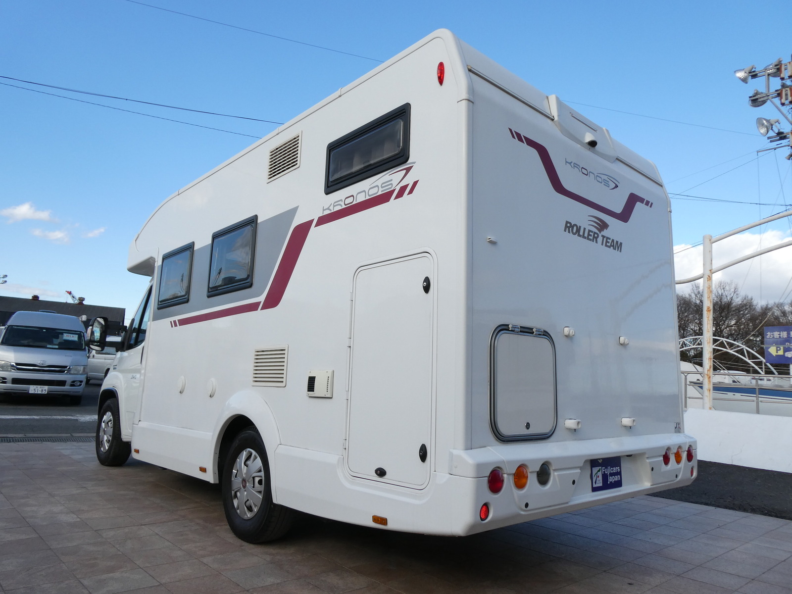 キャンピングカーキャブコン