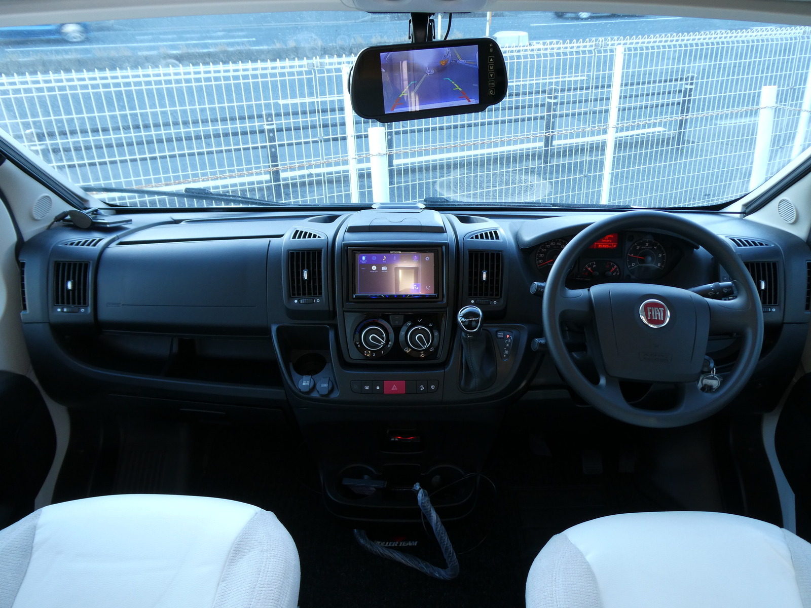 キャンピングカーキャブコン