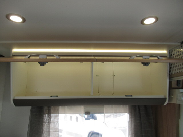 キャンピングカーキャブコン