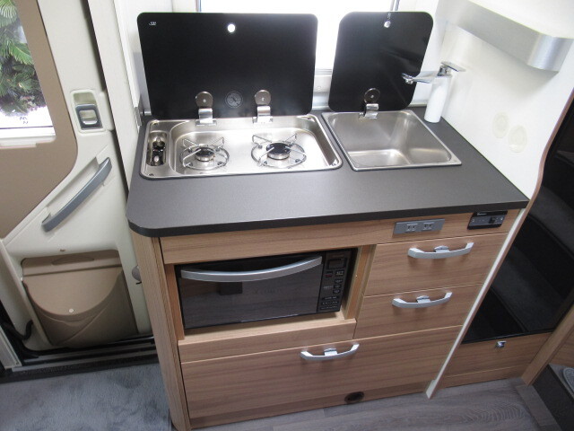 キャンピングカーキャブコン