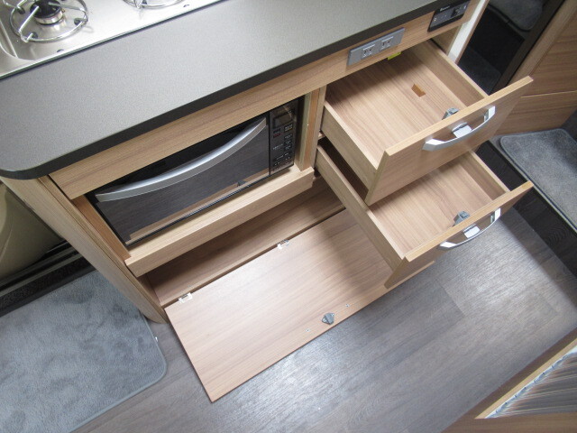 キャンピングカーキャブコン