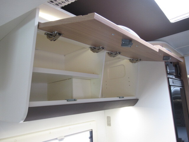 キャンピングカーキャブコン