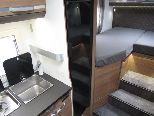 キャンピングカーキャブコン