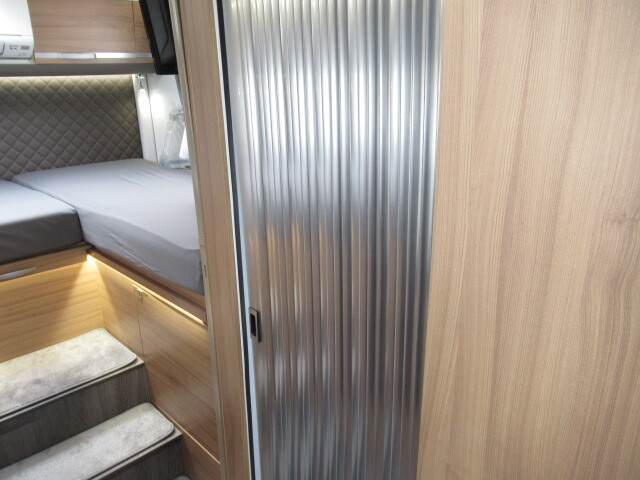 キャンピングカーキャブコン