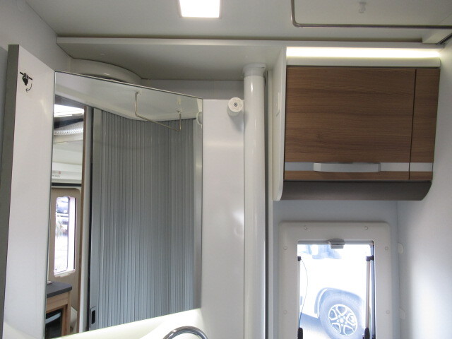 キャンピングカーキャブコン