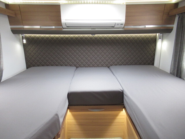 キャンピングカーキャブコン