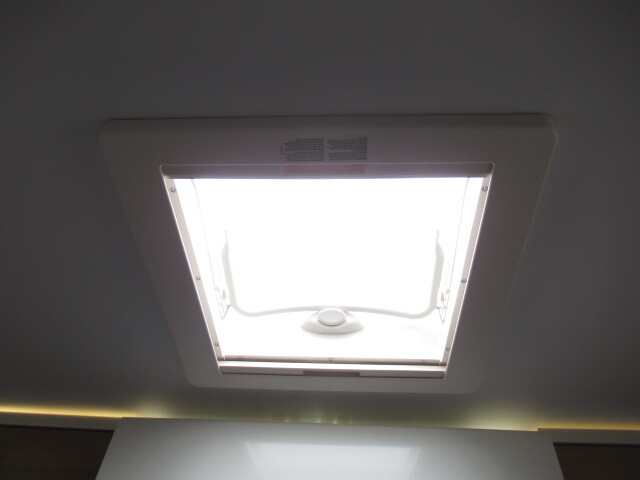 キャンピングカーキャブコン