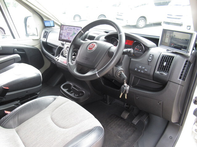 キャンピングカーキャブコン