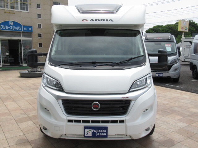 キャンピングカーキャブコン