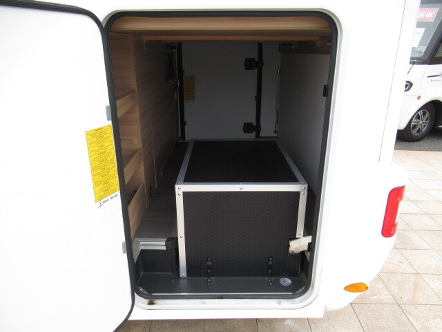 キャンピングカーキャブコン