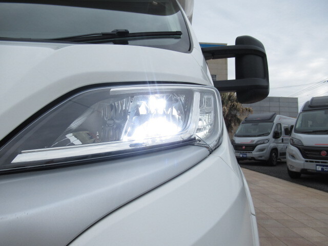 キャンピングカーキャブコン