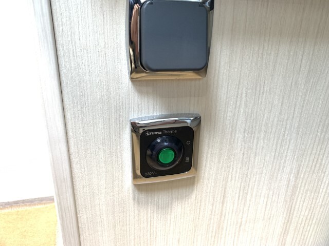 キャンピングカートレーラー