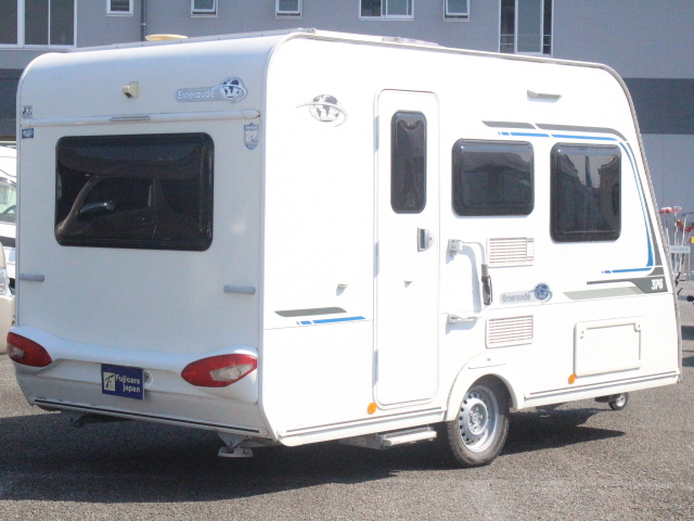 キャンピングカートレーラー