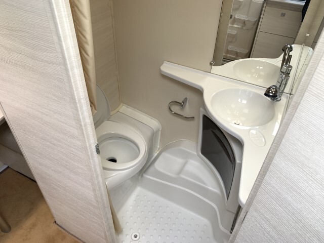 キャンピングカートレーラー