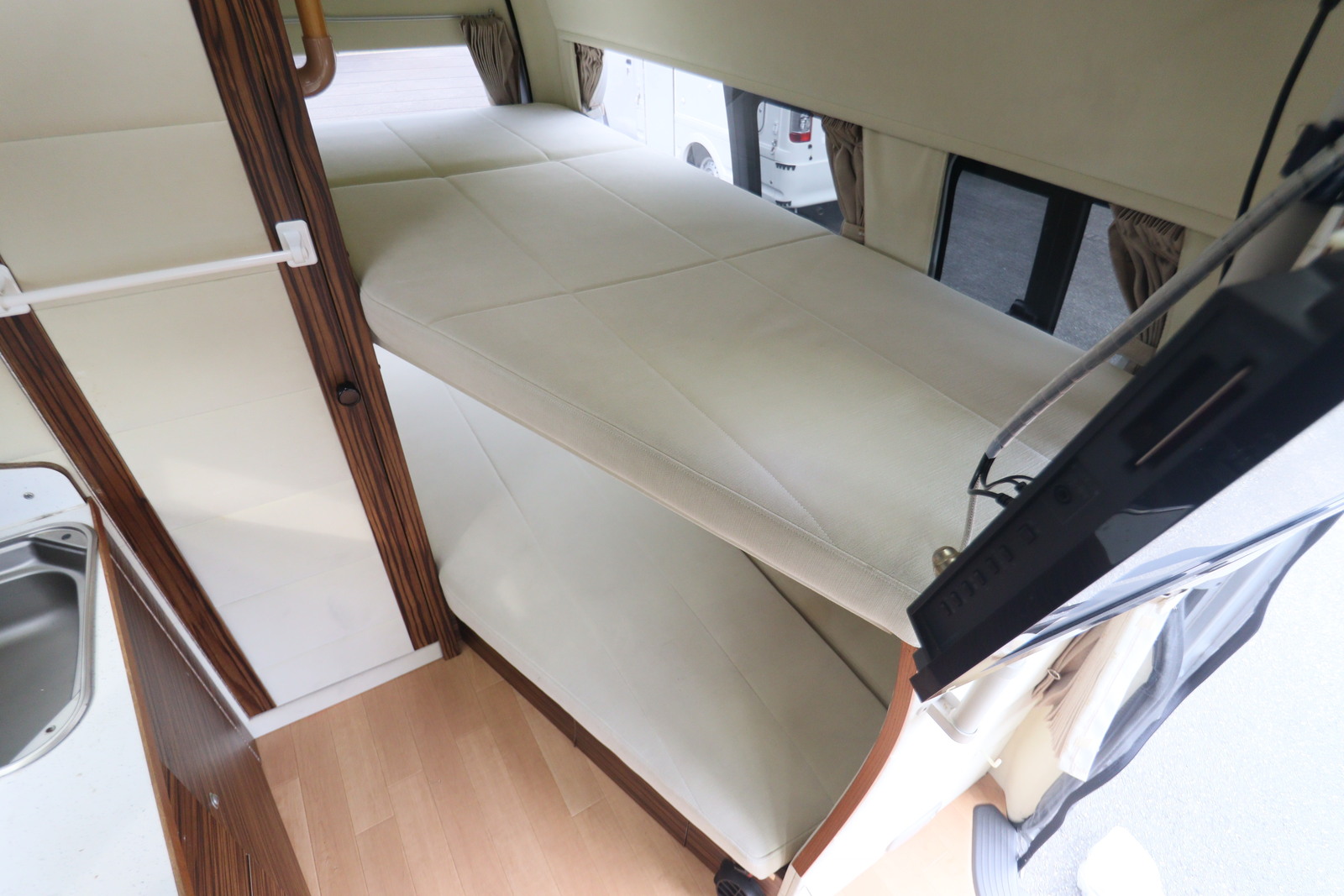 キャンピングカーバンコン