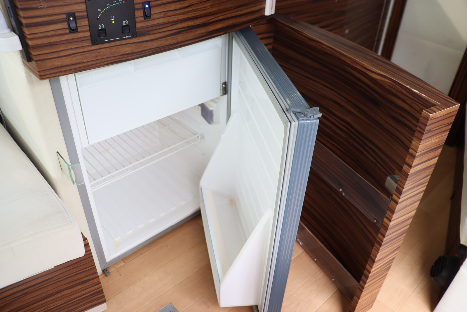 キャンピングカーバンコン