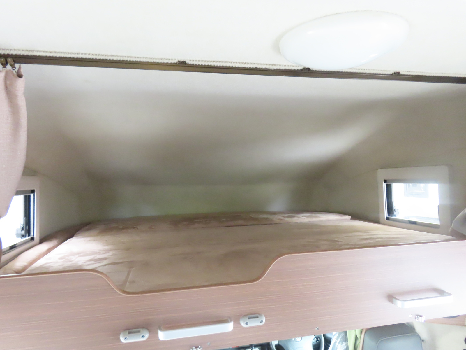 キャンピングカーキャブコン