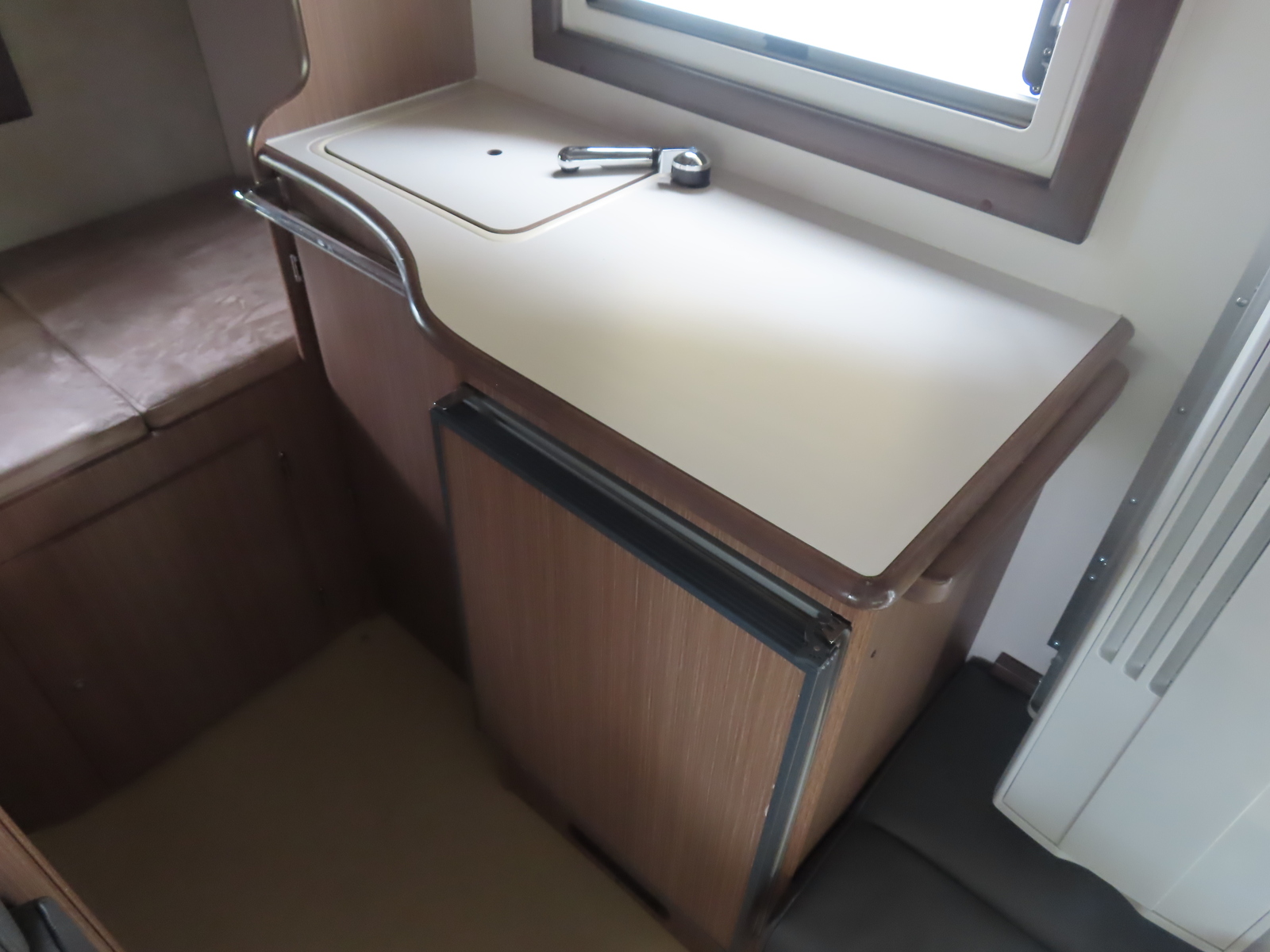 キャンピングカーキャブコン