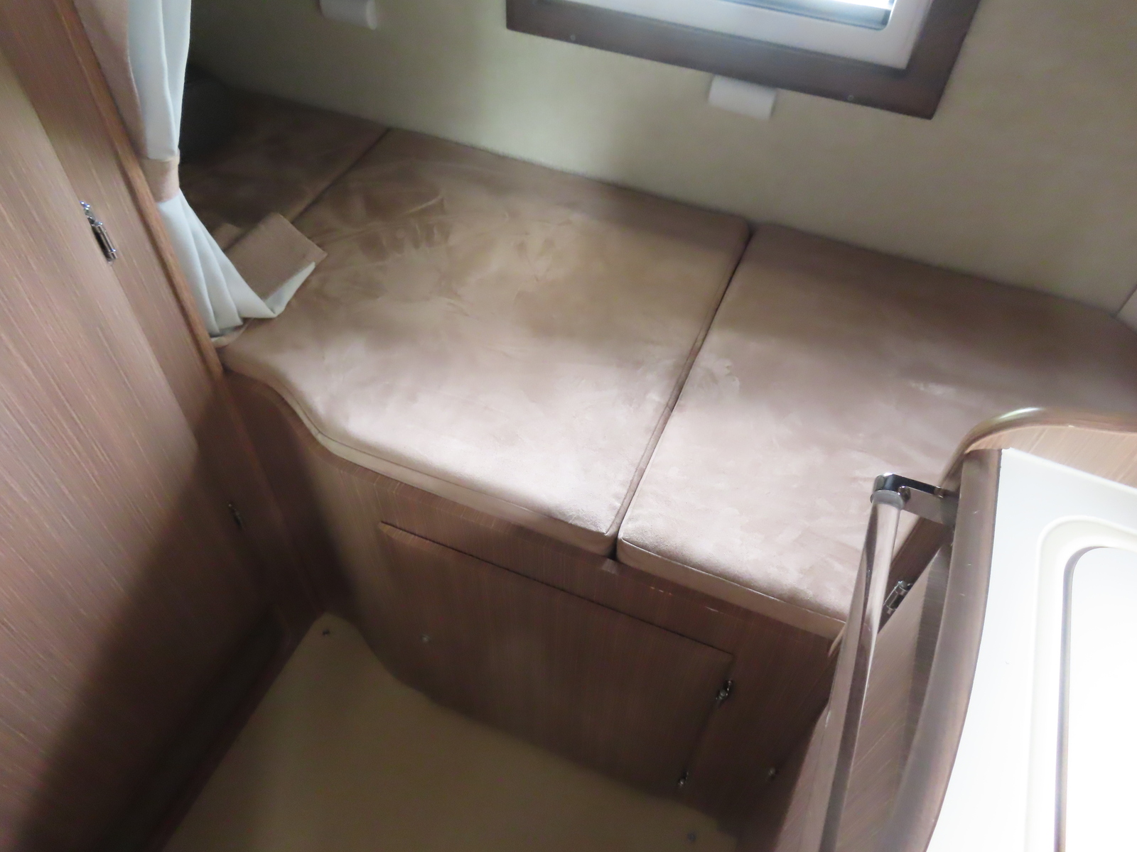 キャンピングカーキャブコン