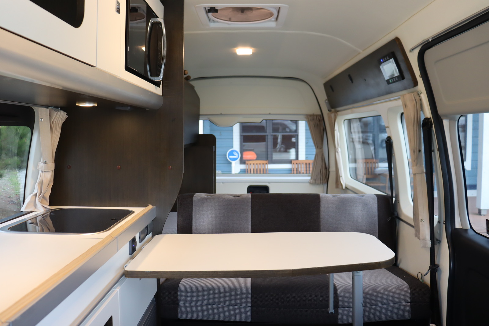 キャンピングカーバンコン