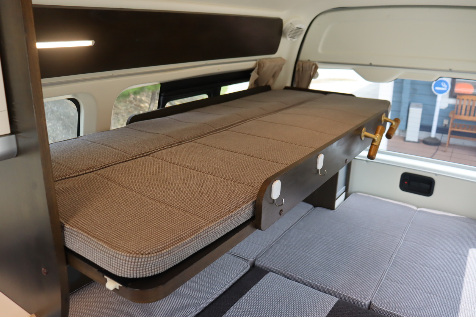 キャンピングカーバンコン