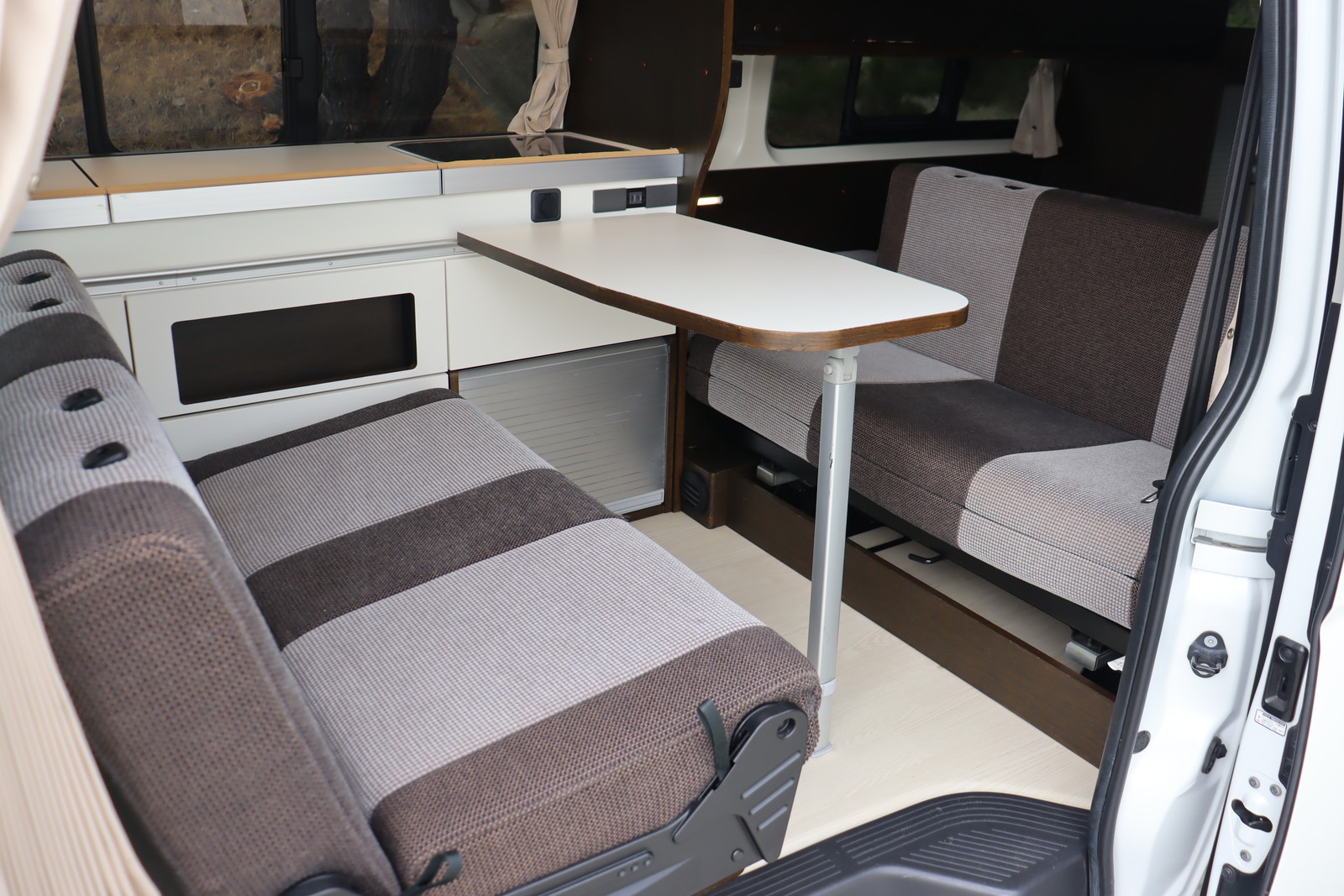 キャンピングカーバンコン