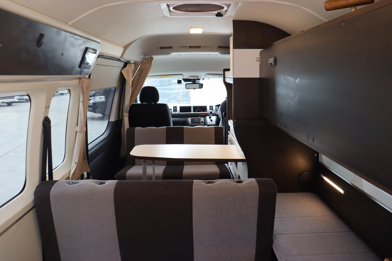 キャンピングカーバンコン