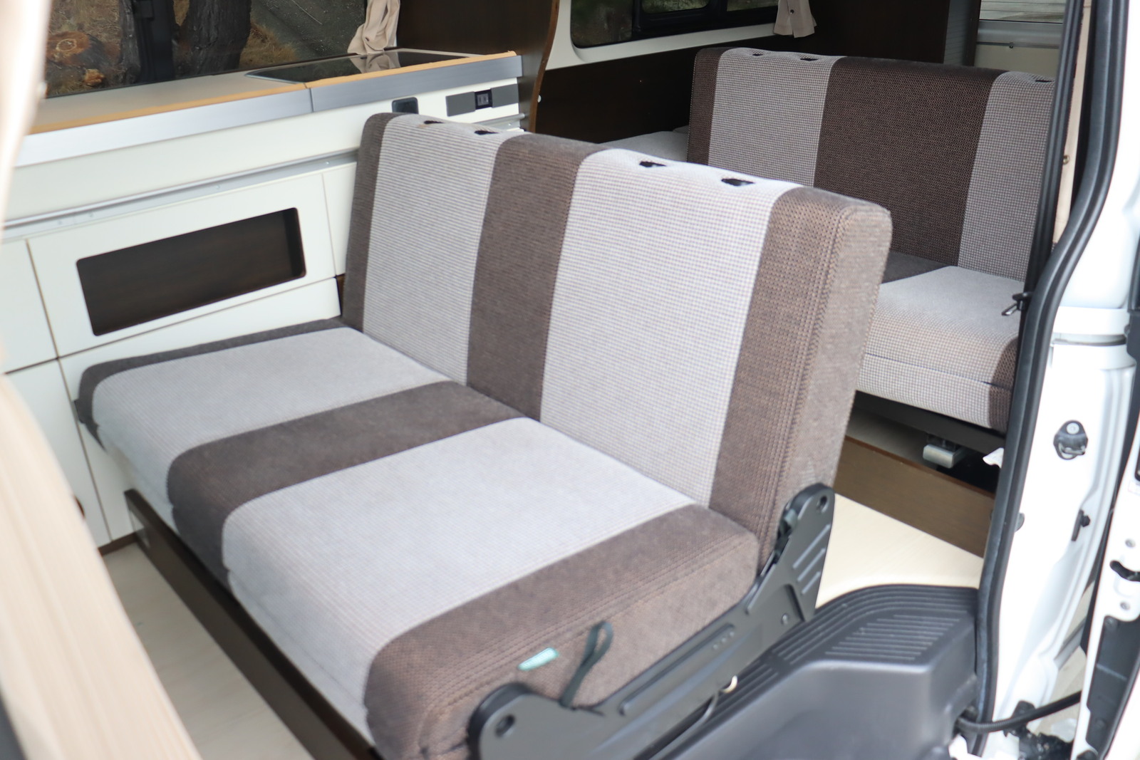 キャンピングカーバンコン