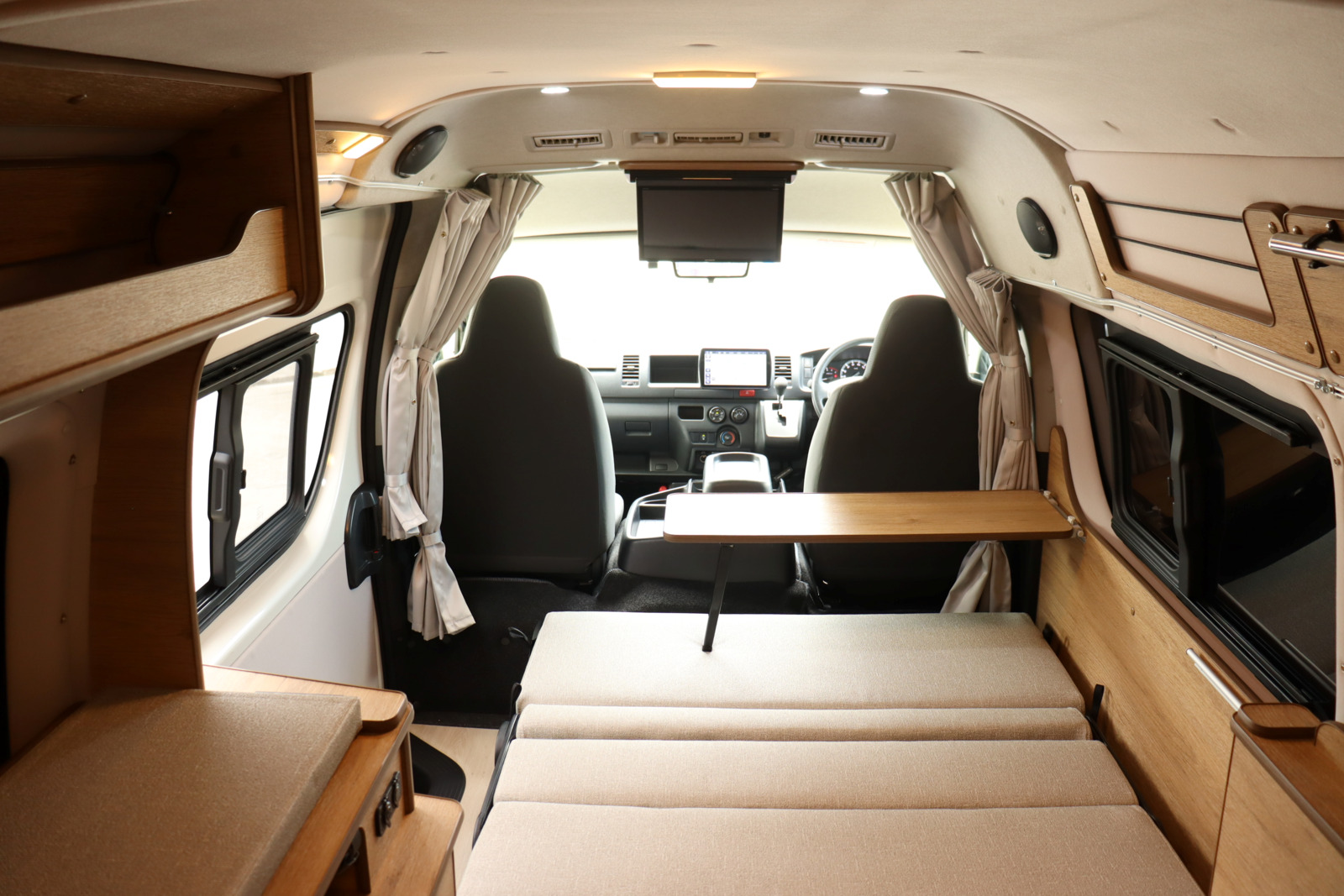 キャンピングカーバンコン