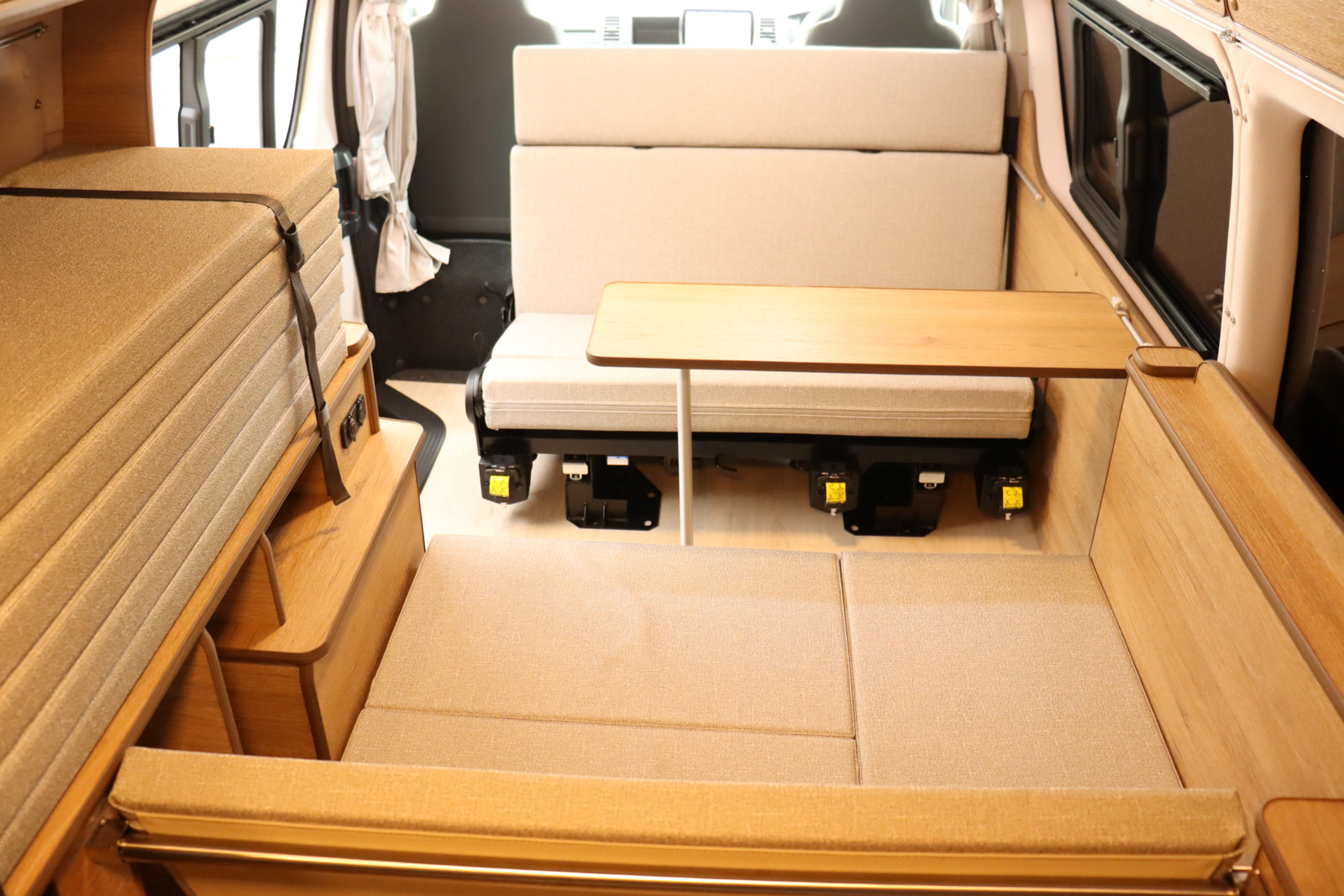 キャンピングカーバンコン