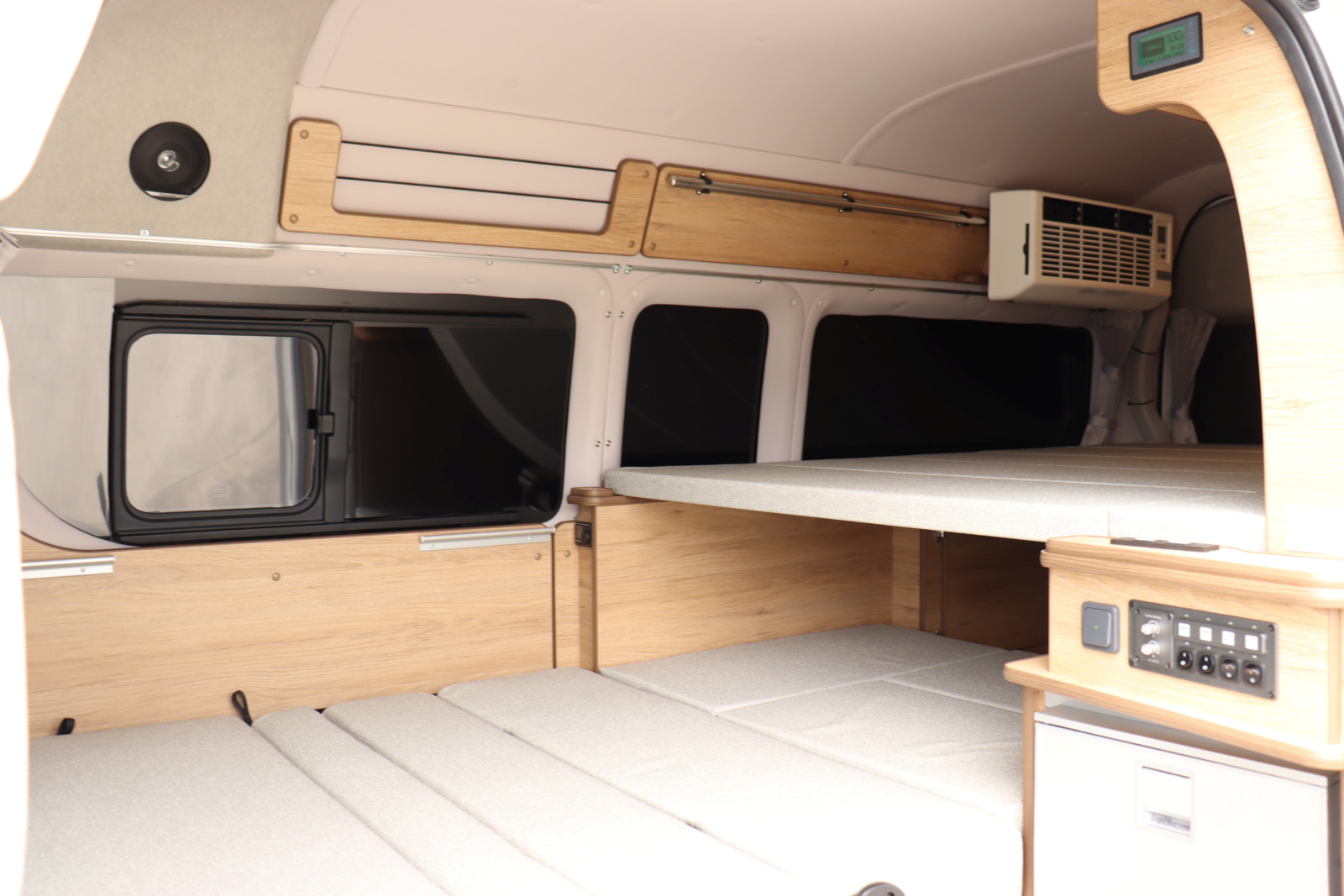 キャンピングカーバンコン