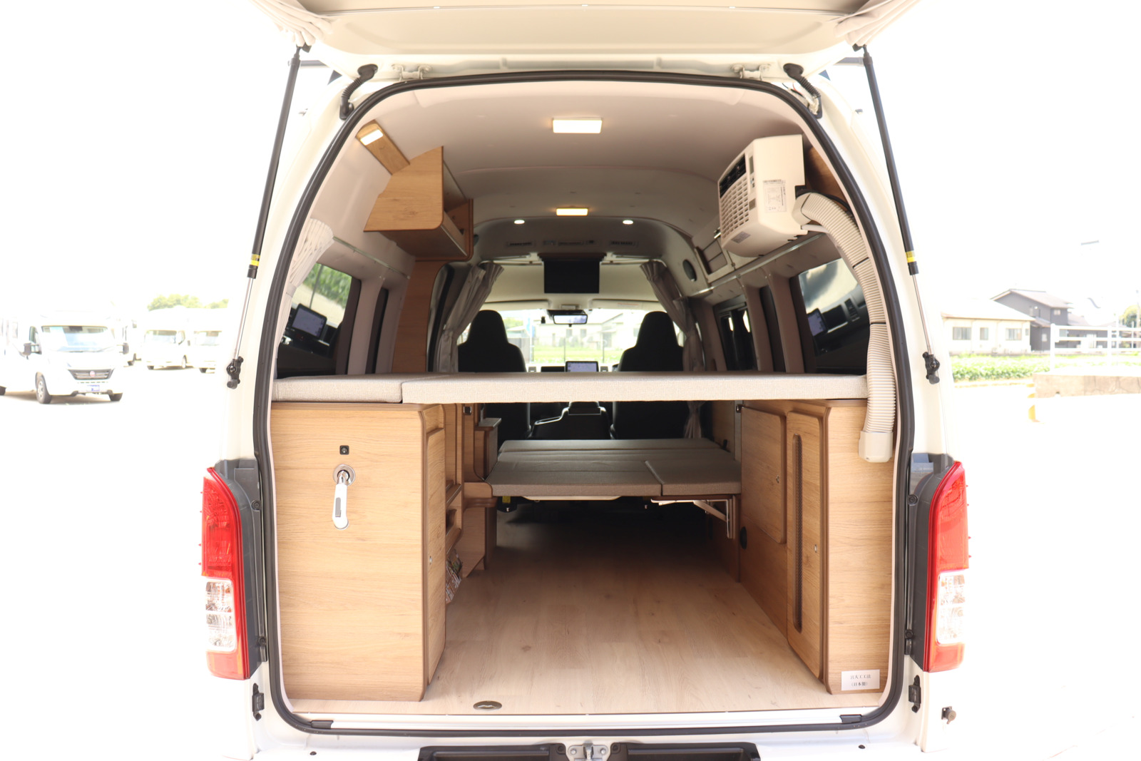 キャンピングカーバンコン