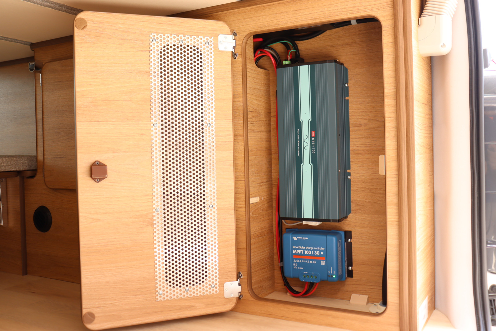 キャンピングカーバンコン