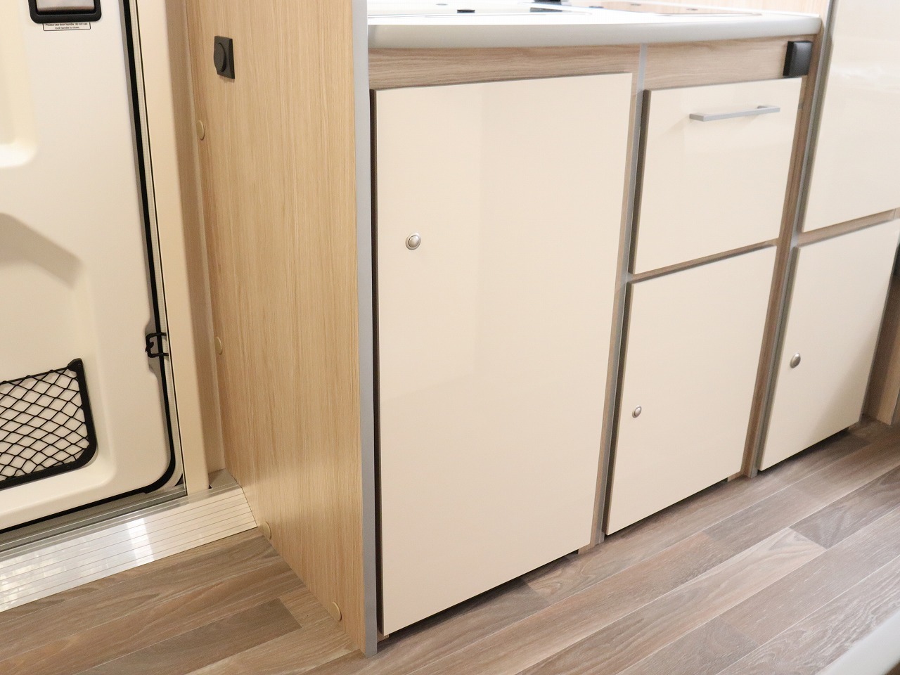 キャンピングカートレーラー