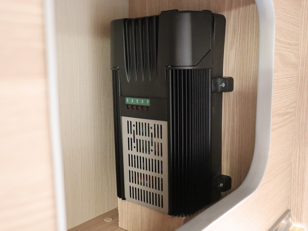 キャンピングカートレーラー