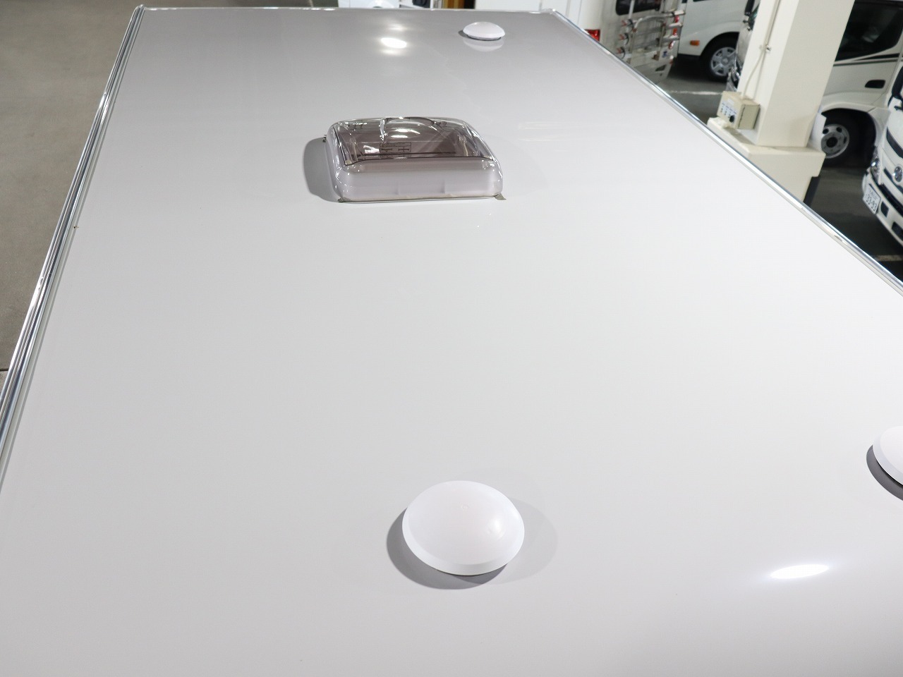 キャンピングカートレーラー