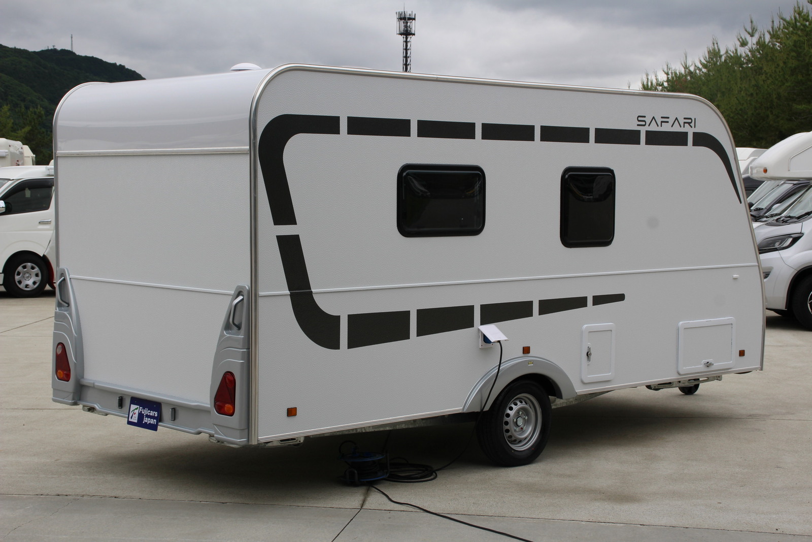 キャンピングカートレーラー