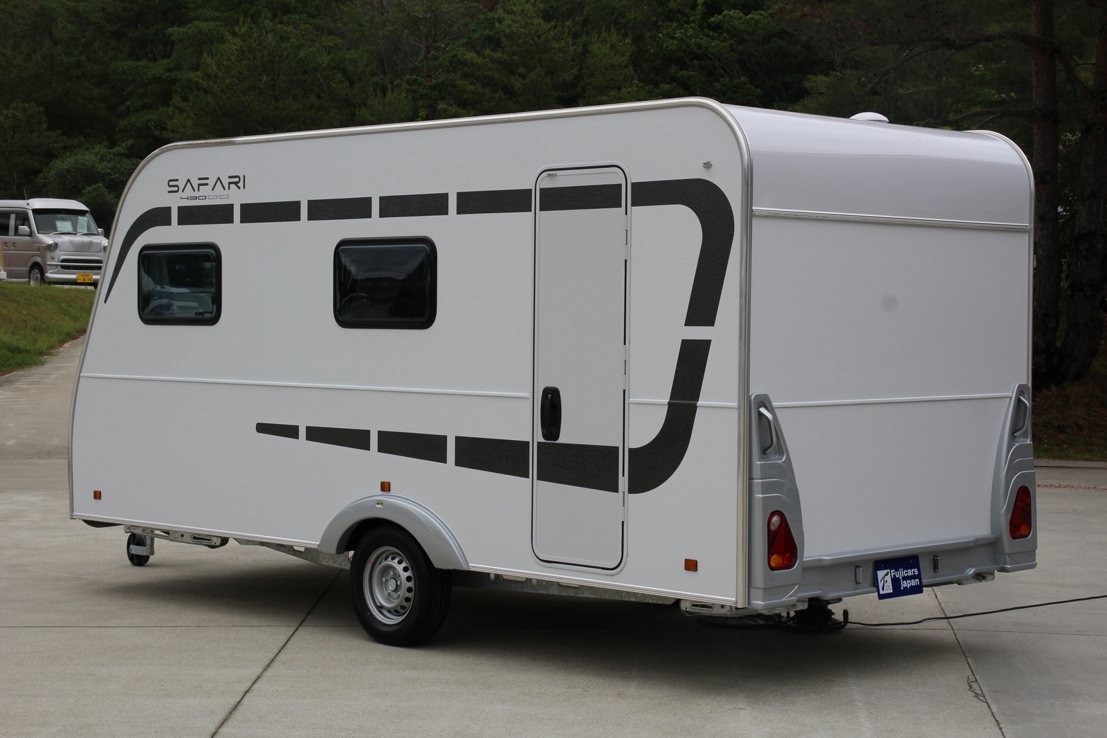 キャンピングカートレーラー