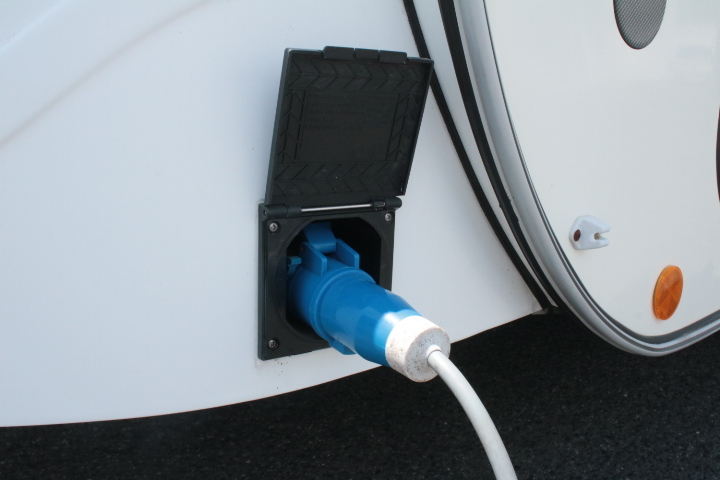 キャンピングカートレーラー