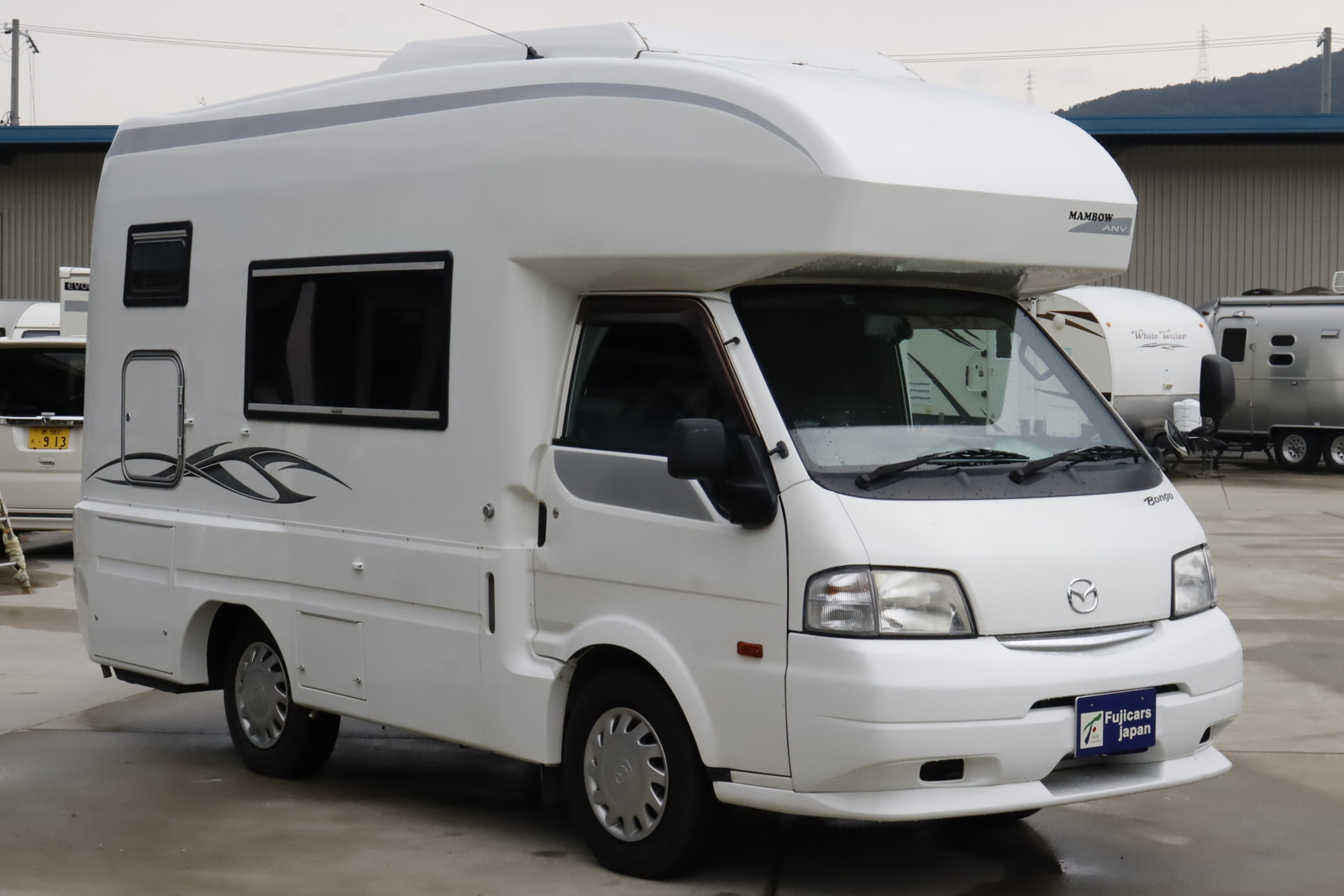 キャンピングカーキャブコン