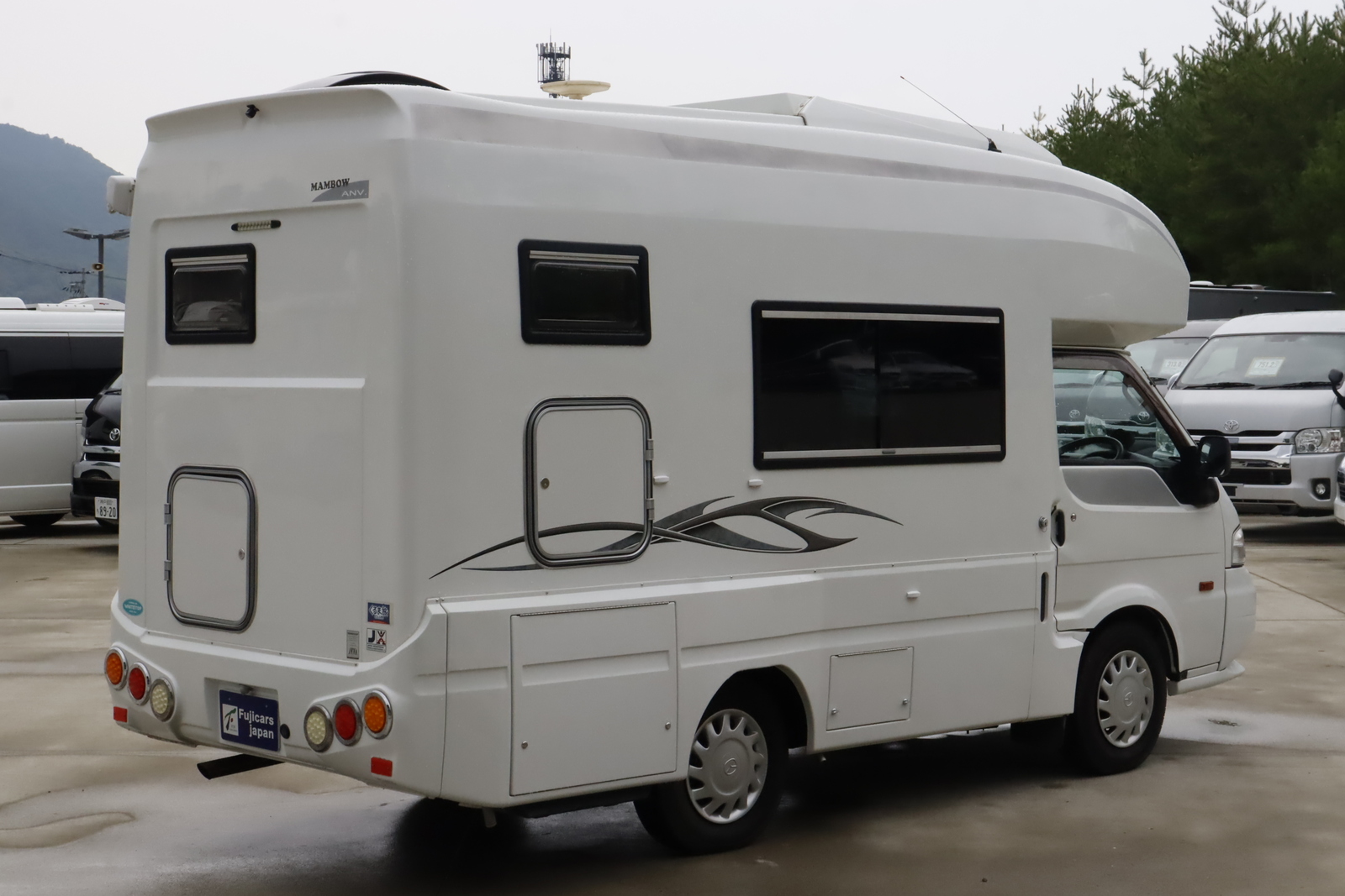 キャンピングカーキャブコン