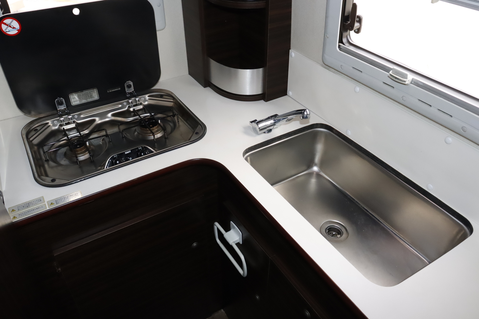 キャンピングカーキャブコン