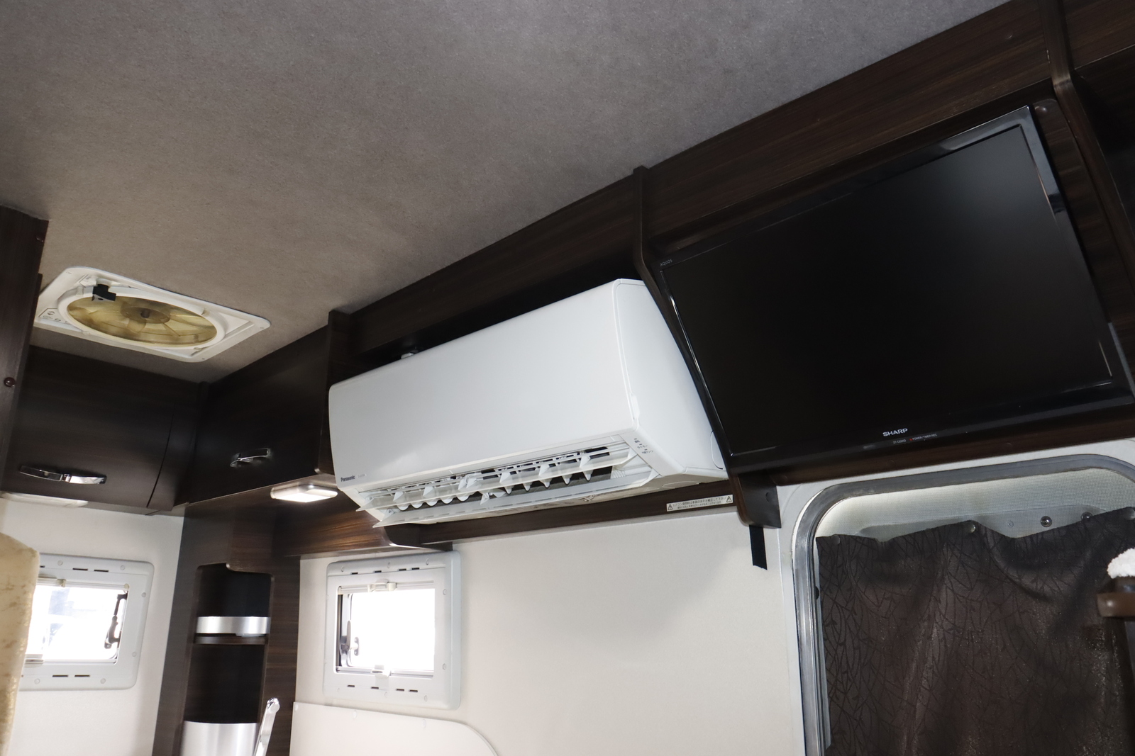 キャンピングカーキャブコン